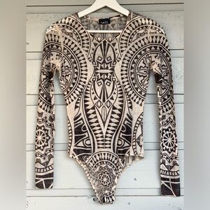 RUE21 BODY SUIT SEMI SHEER BLACK/IVORY SCOOP NECK/LONG SLEEVE/PERFECT LAYER LOOK